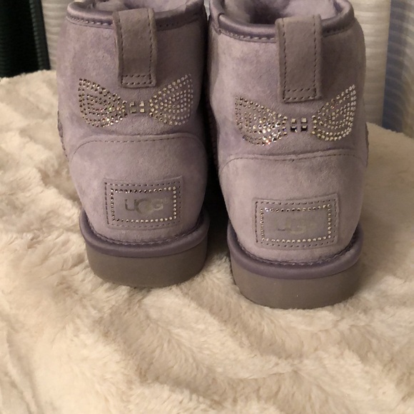 UGG Lavender Bailey Bow Boots with Swarovski Crystals Size USA 7 - Picture 2 of 15